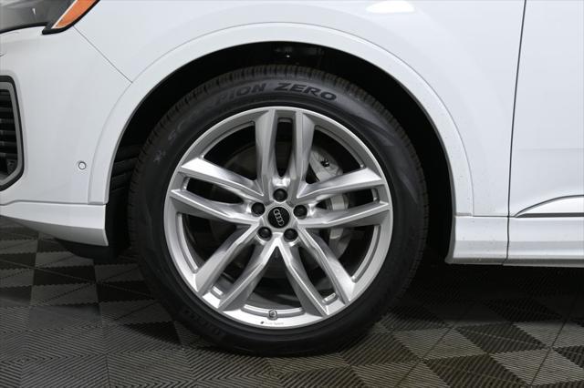 new 2025 Audi Q7 car, priced at $76,480