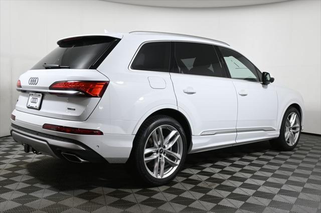 new 2025 Audi Q7 car, priced at $76,480