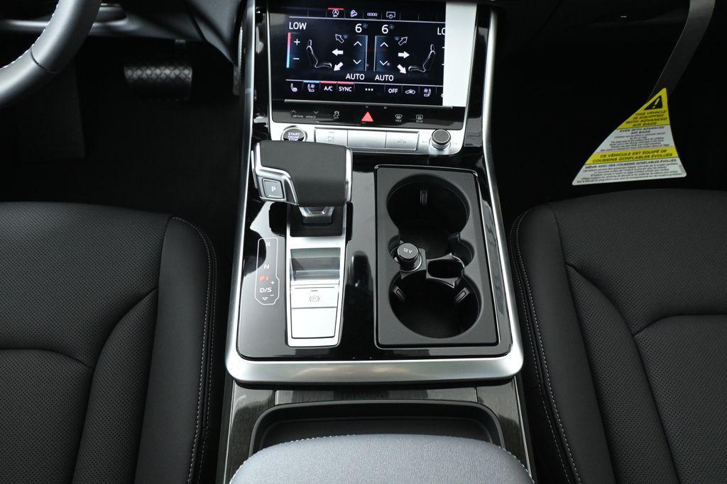 new 2025 Audi Q7 car, priced at $76,480