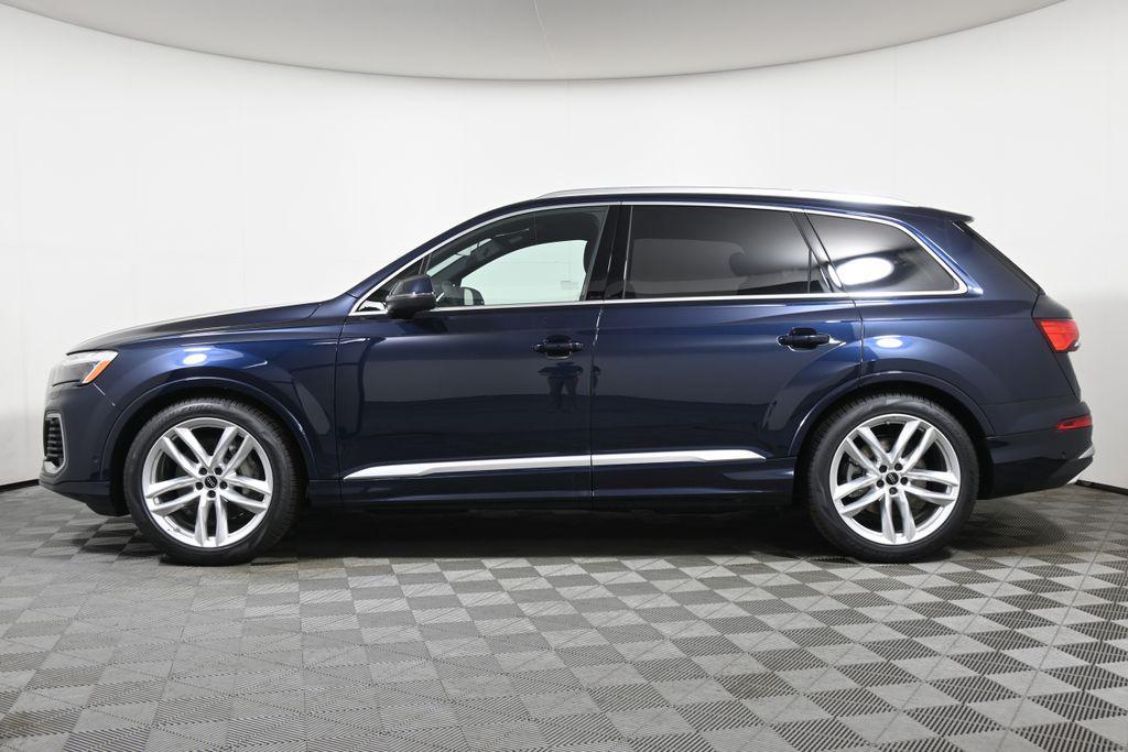 new 2025 Audi Q7 car, priced at $76,480