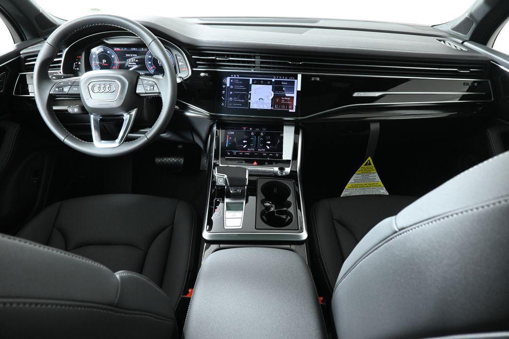 new 2025 Audi Q7 car, priced at $76,480