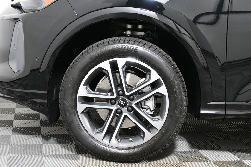 new 2025 Audi Q5 car, priced at $60,330