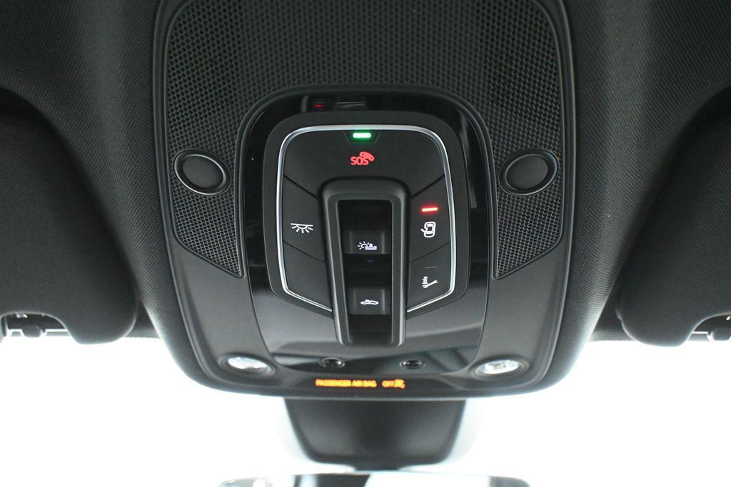 used 2025 Audi Q7 car, priced at $60,000