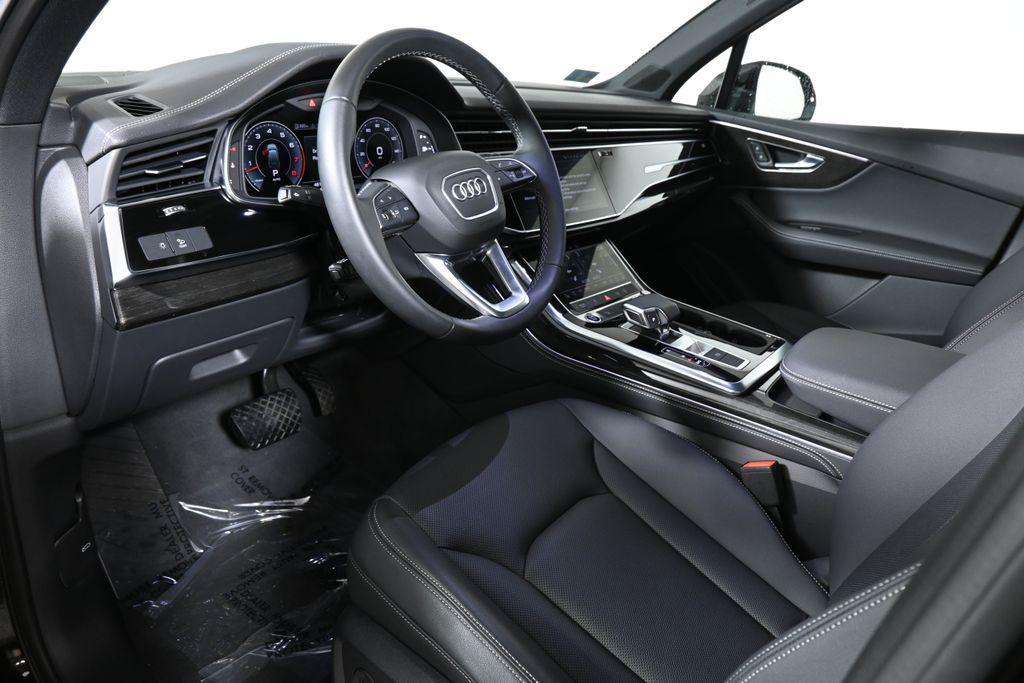 used 2025 Audi Q7 car, priced at $60,000