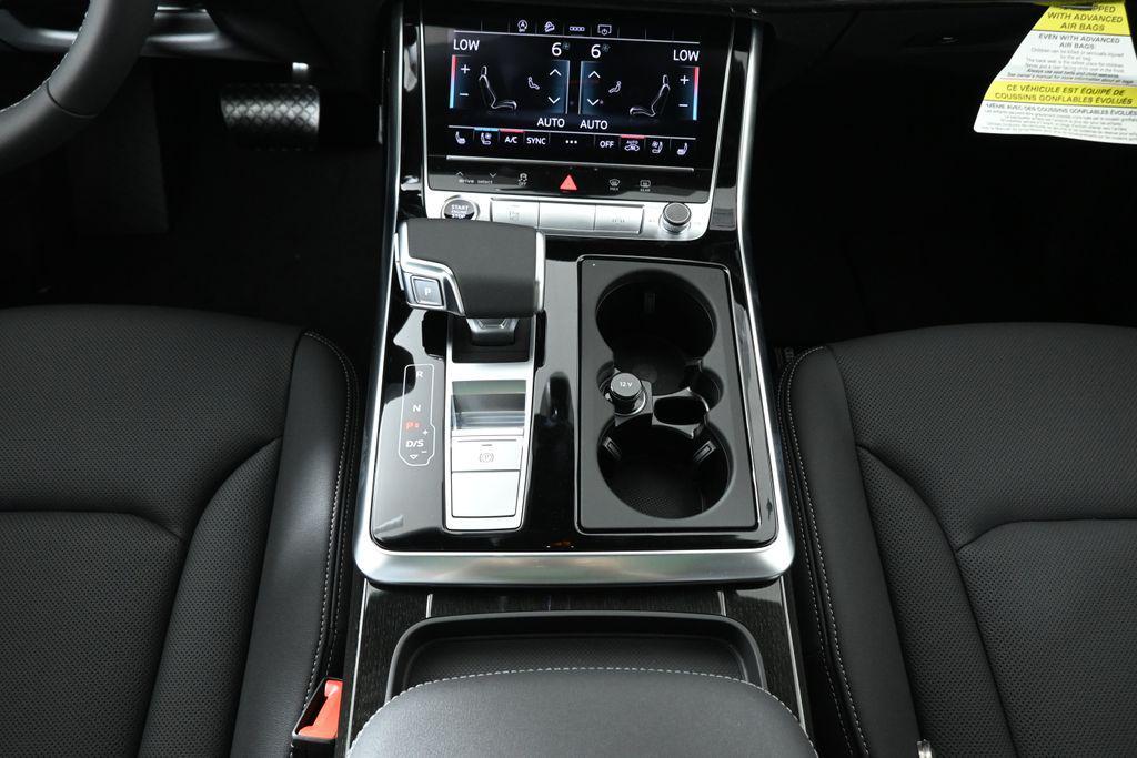 new 2025 Audi Q7 car, priced at $76,480