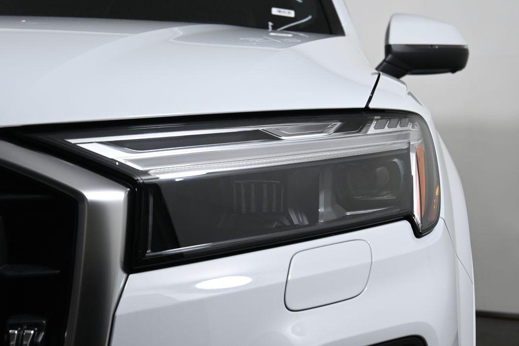 new 2025 Audi Q7 car, priced at $76,480