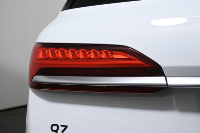 new 2025 Audi Q7 car, priced at $76,480
