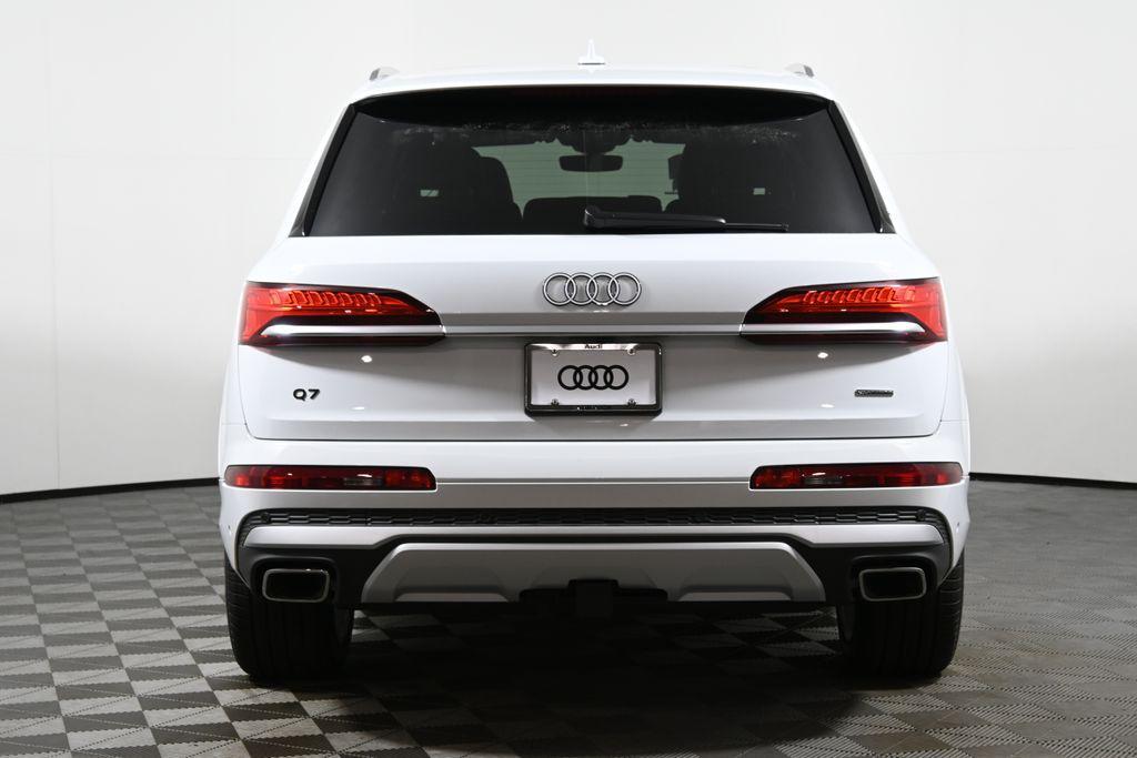 new 2025 Audi Q7 car, priced at $76,480