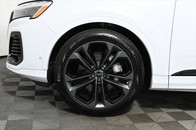 new 2025 Audi Q7 car, priced at $77,805