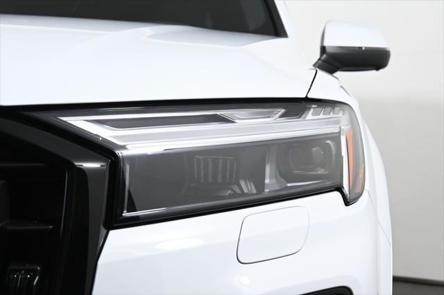 new 2025 Audi Q7 car, priced at $77,805