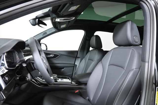 new 2025 Audi Q7 car, priced at $76,705