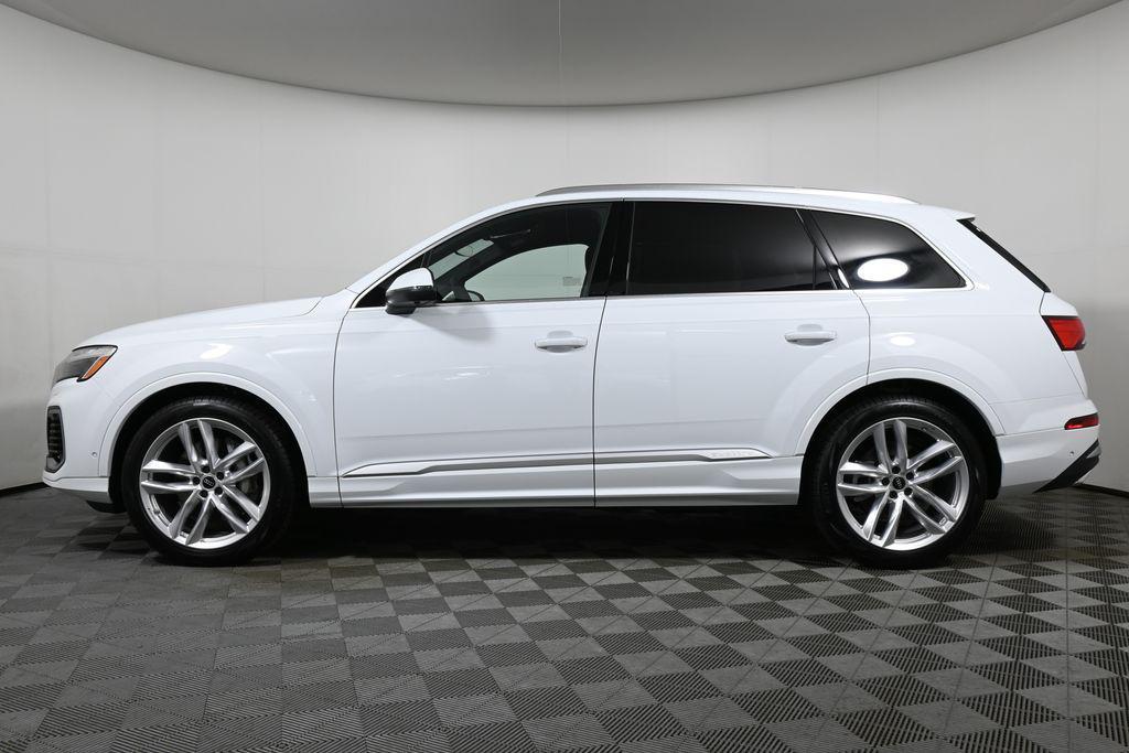 new 2025 Audi Q7 car, priced at $76,480