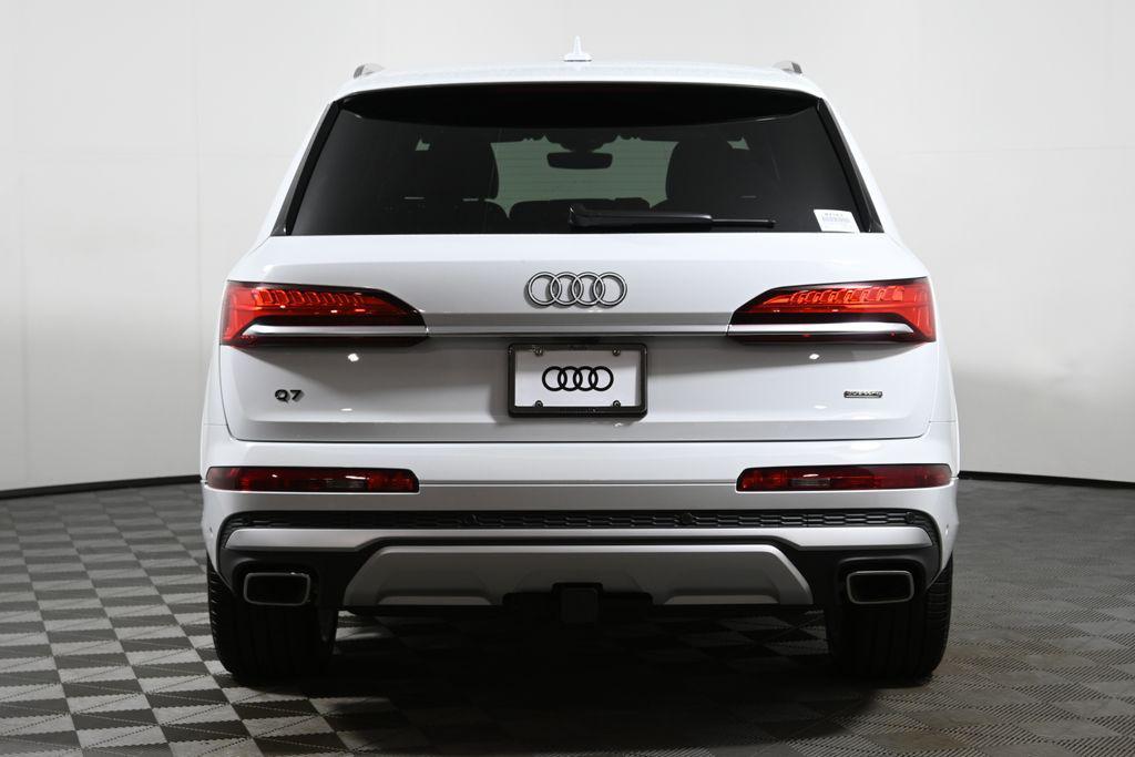 new 2025 Audi Q7 car, priced at $76,480