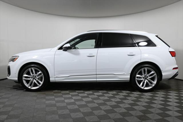 new 2025 Audi Q7 car, priced at $76,480