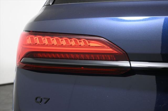 new 2025 Audi Q7 car, priced at $77,580