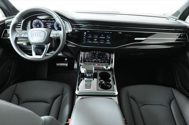 new 2025 Audi Q7 car, priced at $72,235