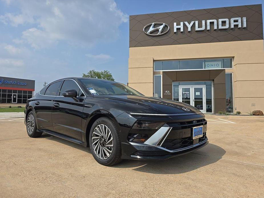 new 2024 Hyundai Sonata Hybrid car