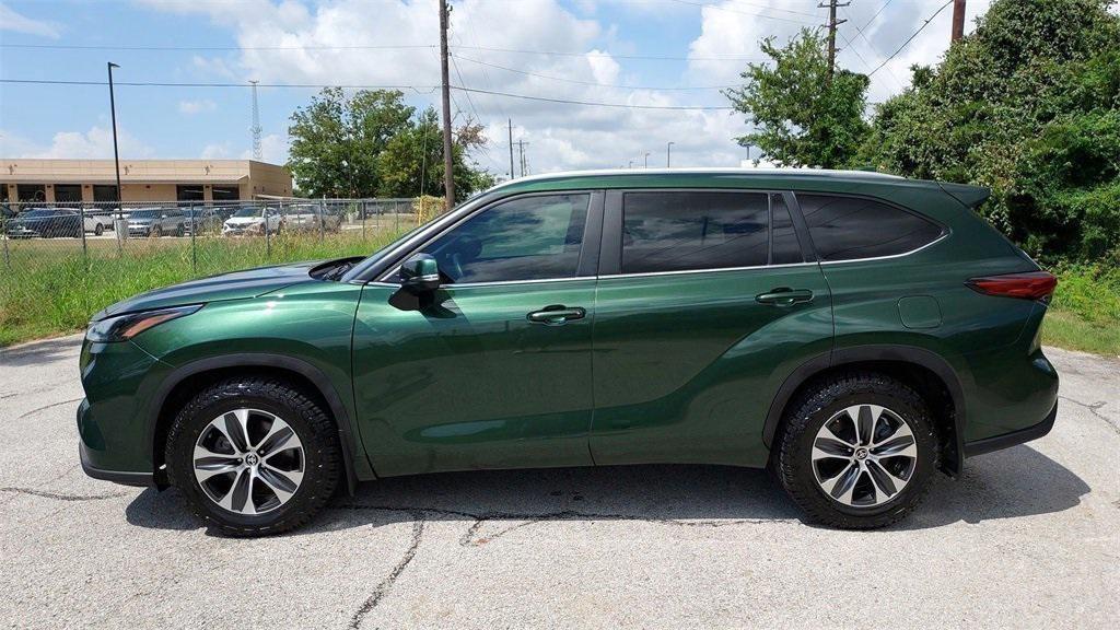 used 2023 Toyota Highlander car, priced at $32,195