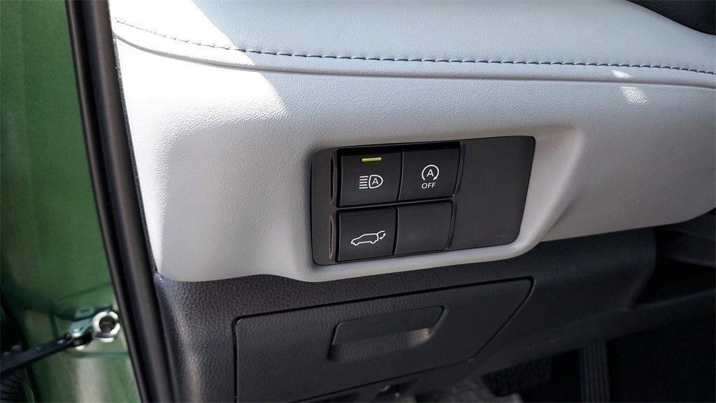 used 2023 Toyota Highlander car, priced at $32,195