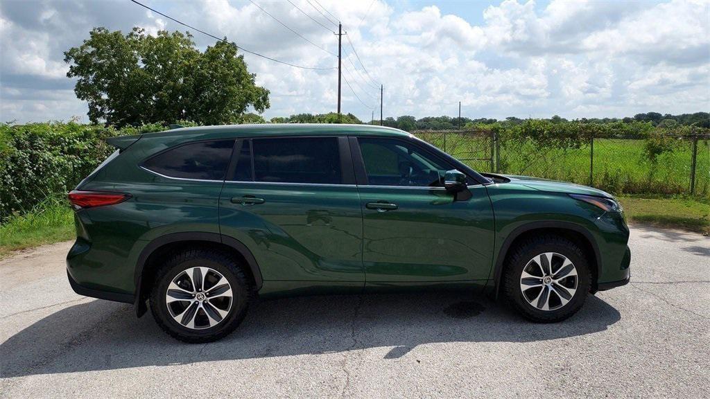used 2023 Toyota Highlander car, priced at $32,195