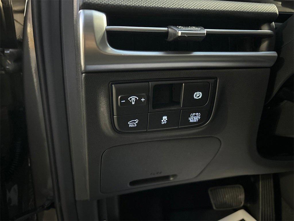 new 2025 Hyundai TUCSON Hybrid car