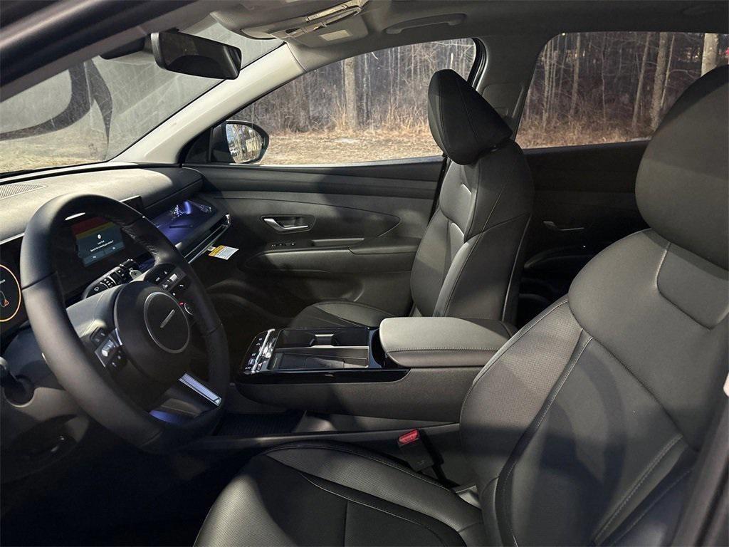 new 2025 Hyundai TUCSON Hybrid car
