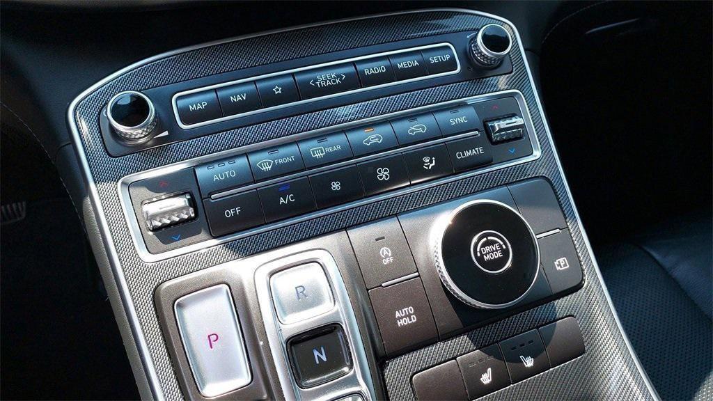 used 2022 Hyundai Santa Fe car, priced at $20,000