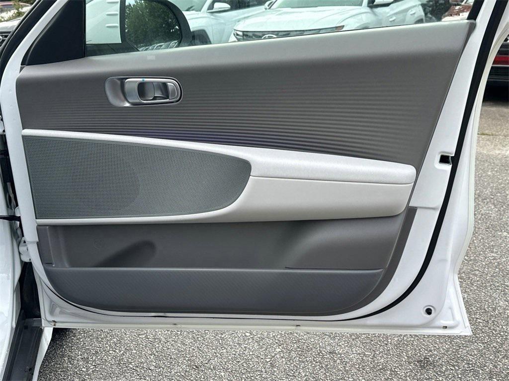 new 2025 Hyundai IONIQ 6 car