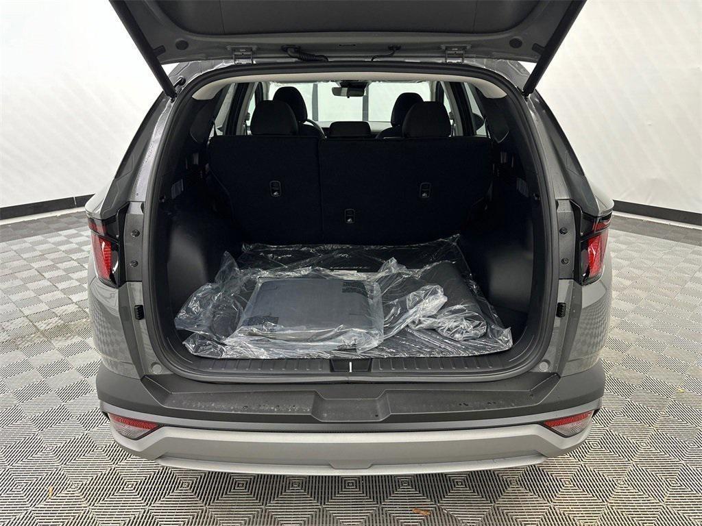 new 2025 Hyundai Tucson car, priced at $30,500
