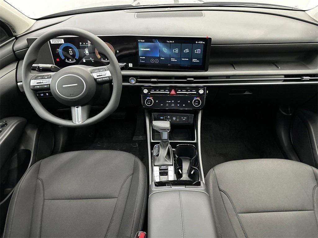 new 2025 Hyundai Tucson car, priced at $30,500