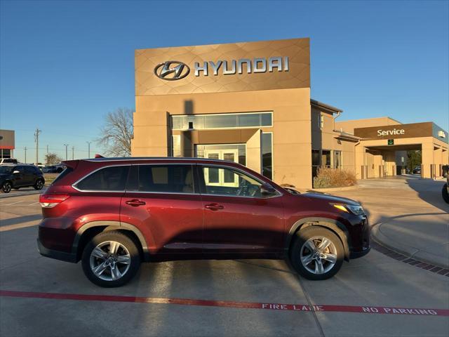 used 2019 Toyota Highlander car, priced at $26,588