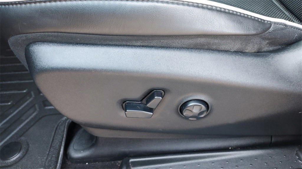 used 2019 Chrysler Pacifica car, priced at $20,295