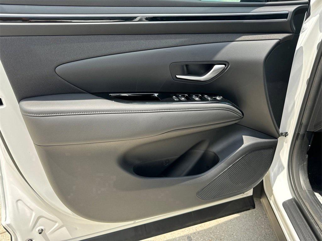 new 2024 Hyundai TUCSON Hybrid car, priced at $34,900