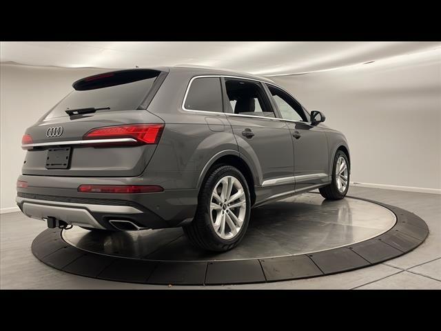 new 2025 Audi Q7 car, priced at $81,700