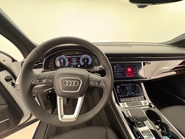 new 2025 Audi Q7 car, priced at $74,540