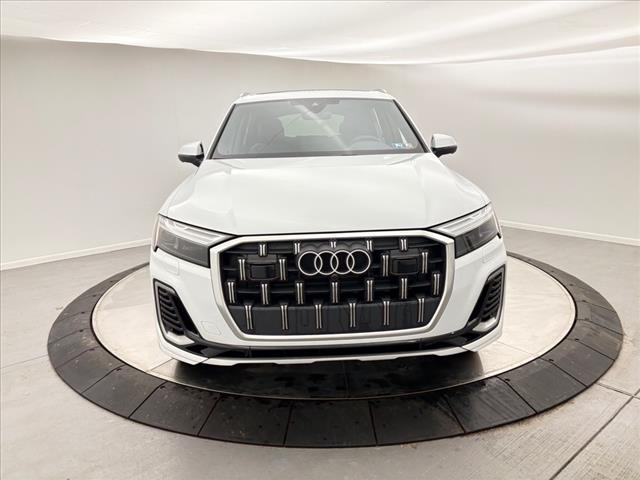 new 2025 Audi Q7 car, priced at $74,540