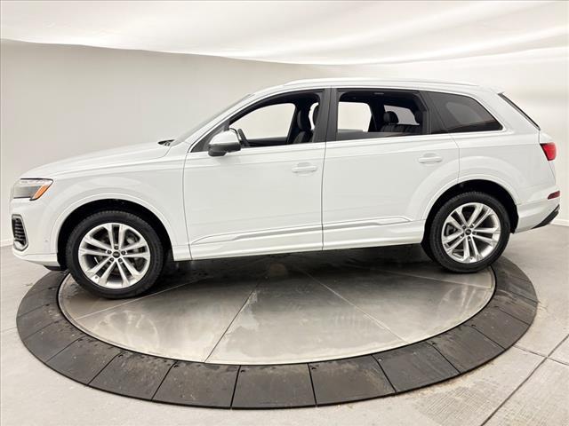 new 2025 Audi Q7 car, priced at $74,540