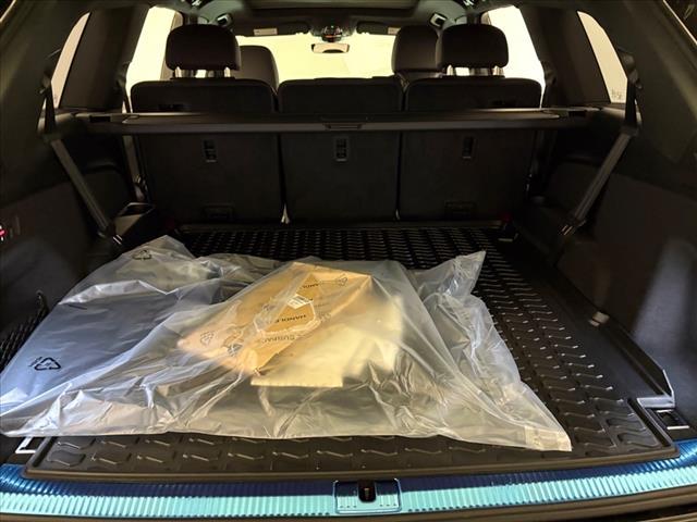 new 2025 Audi Q7 car, priced at $77,750