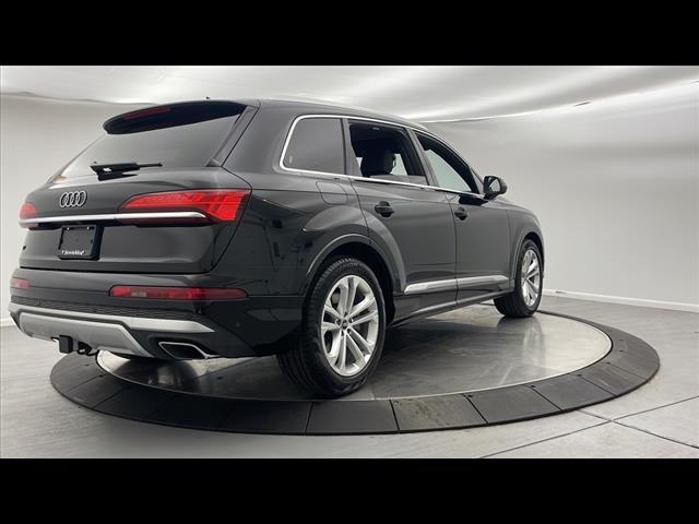 new 2025 Audi Q7 car, priced at $81,800