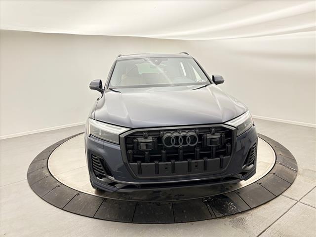 new 2025 Audi Q7 car, priced at $75,580