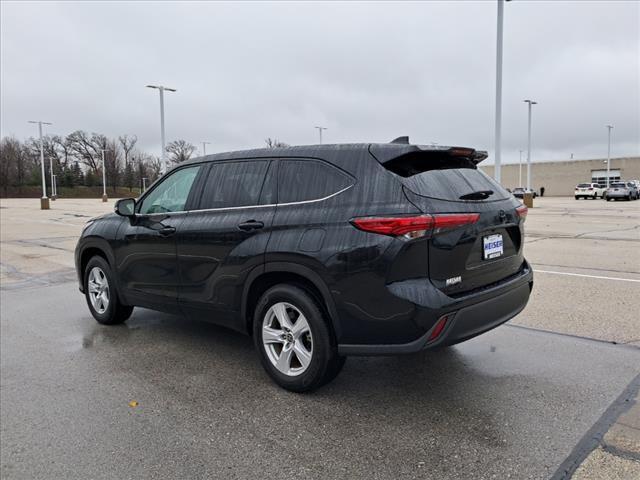 used 2023 Toyota Highlander car, priced at $32,500