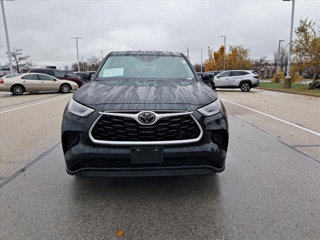 used 2023 Toyota Highlander car, priced at $32,500