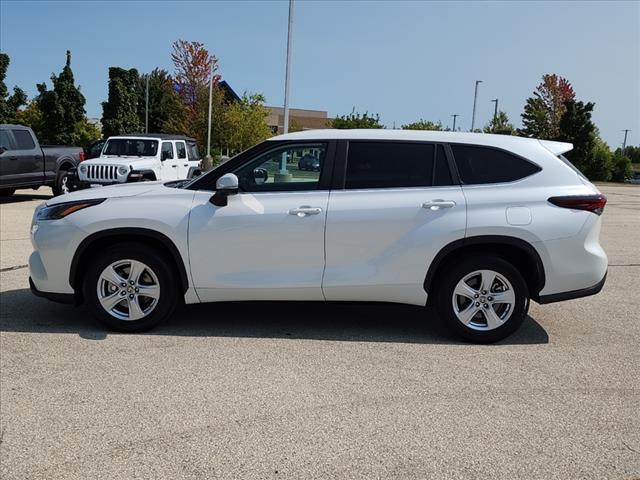 used 2024 Toyota Highlander car, priced at $39,040