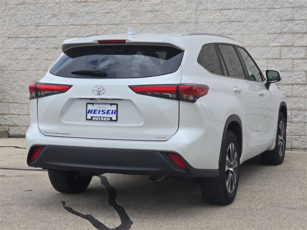 used 2023 Toyota Highlander car, priced at $35,587