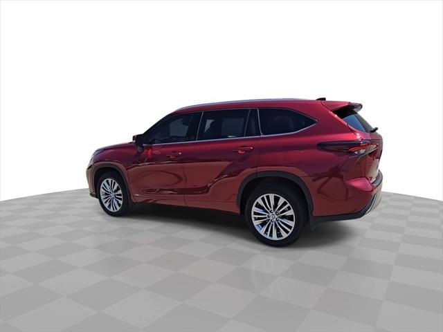 used 2024 Toyota Highlander Hybrid car, priced at $53,995