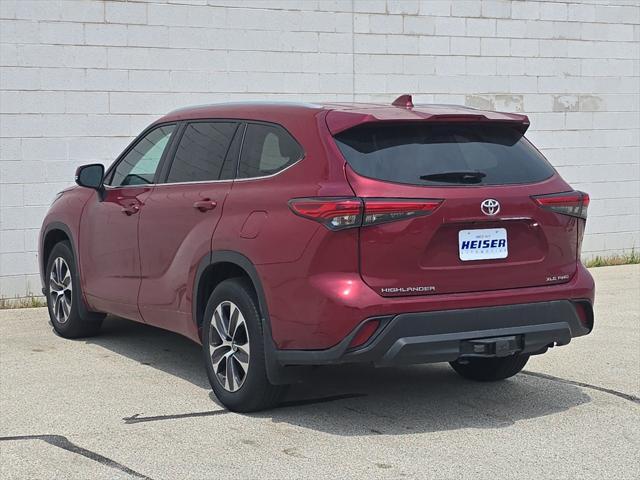 used 2022 Toyota Highlander car, priced at $37,500