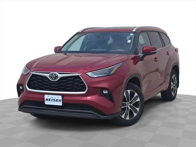 used 2022 Toyota Highlander car, priced at $37,500