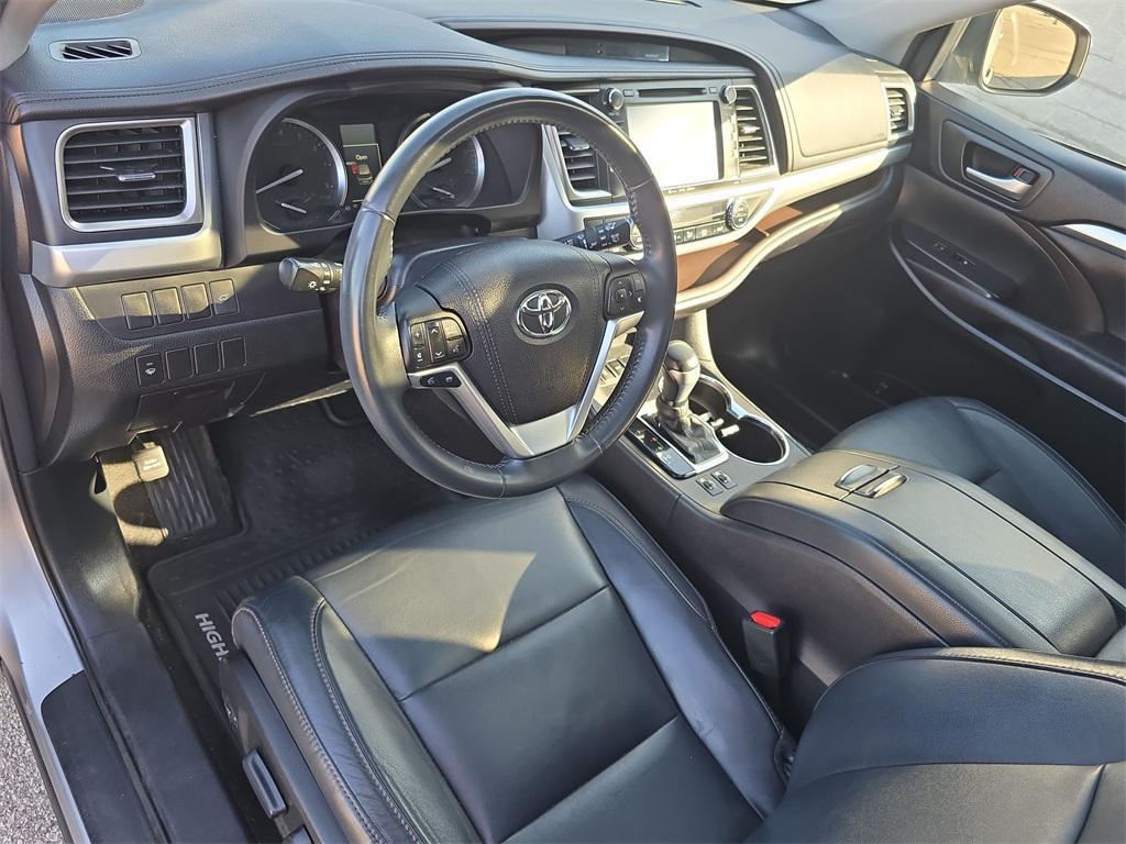 used 2016 Toyota Highlander car, priced at $16,777