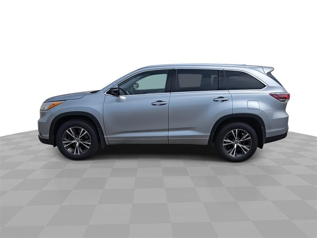 used 2016 Toyota Highlander car, priced at $16,777