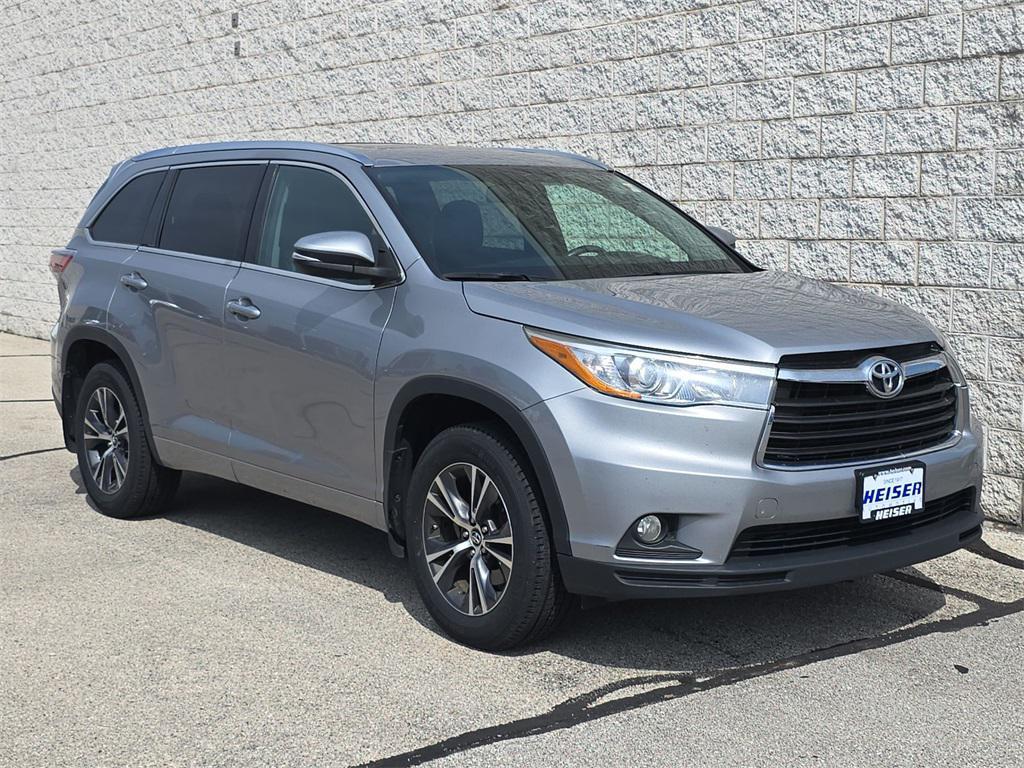 used 2016 Toyota Highlander car, priced at $16,777